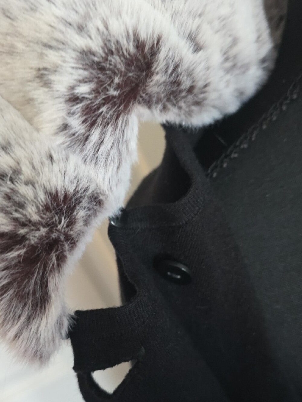 Jones New York Black Sweater Coat with Gray Faux Fur Collar Large - Picture 5 of 7